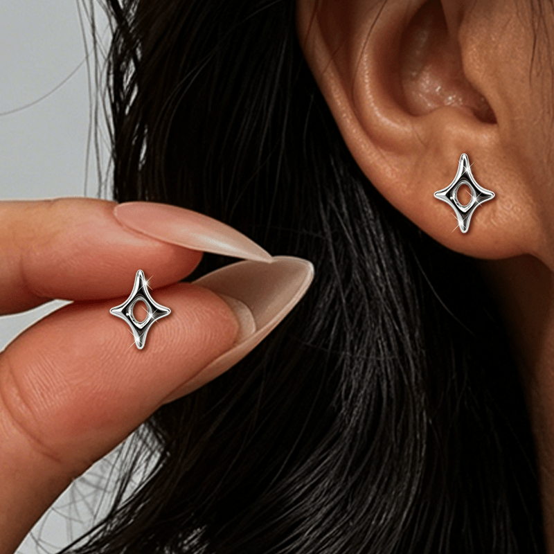 Stylish Circular Openwork Stud Earrings with Star Design